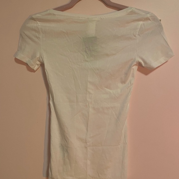 basic v-neck H&M tee (XS) - Picture 2 of 2